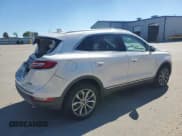 ✅ 2015 Lincoln MKC • VIN: 5LMTJ2AH1FUJ33080 • Lot: 82617215. Wystawiony na Copart z przebiegiem 122 215 mil. Bezpłatny archiwum sprzedaży aukcyjnych z USA i szczegółowy raport historii pojazdu na DreamBid. Zdjęcie 3.
