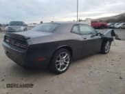 ✅ 2022 Dodge Challenger GT • VIN: 2C3CDZKG6NH200517 • Lot: 77672103. Wystawiony na Copart z przebiegiem 17 573 mil. Bezpłatny archiwum sprzedaży aukcyjnych z USA i szczegółowy raport historii pojazdu na DreamBid. Zdjęcie 3.