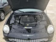 ✅ 2002 Ford Thunderbird Hardtop Premium • VIN: 1FAHP60A12Y102637 • Lot: 74492134. Wystawiony na Copart z przebiegiem Nie podano. Bezpłatny archiwum sprzedaży aukcyjnych z USA i szczegółowy raport historii pojazdu na DreamBid. Zdjęcie 11.