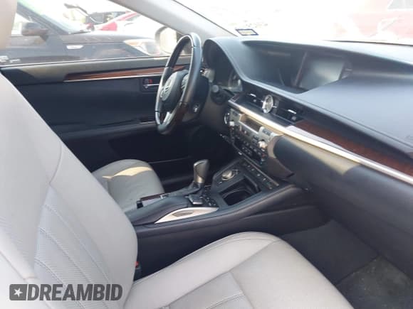 ✅ 2018 Lexus ES 350 • VIN: 58ABK1GG5JU098646 • Lot: 43025195. Listed on IAAI with 82,051 mi. Free auction sales archive from the USA and detailed vehicle history report at DreamBid. Image 5.