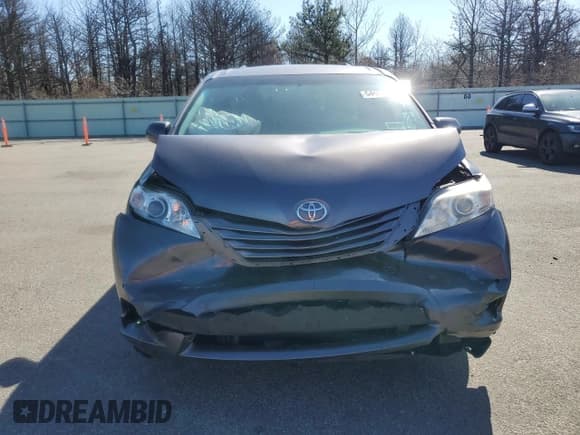 ✅ 2016 Toyota Sienna LE AAS • VIN: 5TDKK3DCXGS764602 • Lot: 54698875. Listed on Copart with 119,708 mi. Free auction sales archive from the USA and detailed vehicle history report at DreamBid. Image 5.