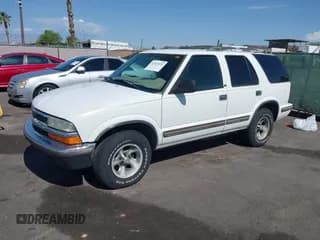 ✅ 1998 Chevrolet Blazer LS • VIN: 1GNCS13W1WK198816 • Lot: 42419491. Wystawiony na IAAI z przebiegiem 204 149 mil. Bezpłatny archiwum sprzedaży aukcyjnych z USA i szczegółowy raport historii pojazdu na DreamBid. Zdjęcie 2.