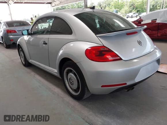 ✅ 2015 Volkswagen Beetle Fleet Edition • VIN: 3VWF17AT3FM654647 • Лот: 42336350. Опубликован ранее на IAAI с пробегом 44 312 миль. Бесплатный доступ к архиву аукционных продаж из США и подробный отчёт об истории автомобиля на DreamBid. Изображение 3.