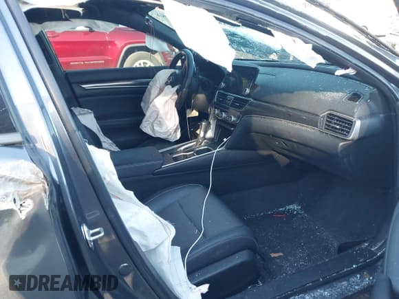 ✅ 2020 Honda Accord Sport • VIN: 1HGCV1F37LA046429 • Lot: 43341268. Wystawiony na IAAI z przebiegiem 63 115 mil. Bezpłatny archiwum sprzedaży aukcyjnych z USA i szczegółowy raport historii pojazdu na DreamBid. Zdjęcie 5.