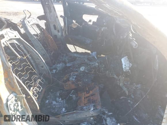 ✅ 2016 Mercedes-Benz C 300 • VIN: 55SWF4JB5GU144945 • Lot: 40372825. Wystawiony na IAAI z przebiegiem Nie podano. Bezpłatny archiwum sprzedaży aukcyjnych z USA i szczegółowy raport historii pojazdu na DreamBid. Zdjęcie 5.