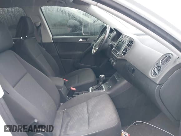 ✅ 2018 Volkswagen Tiguan • VIN: WVGAV7AX9JK004415 • Лот: 41533990. Опубликован ранее на IAAI с пробегом 69 856 миль. Бесплатный доступ к архиву аукционных продаж из США и подробный отчёт об истории автомобиля на DreamBid. Изображение 5.