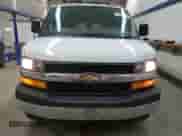 2017 Chevrolet Express Passenger LT z VIN 1GAZGPFGXH1193286, wystawiony jako Copart lot #88923785 z przebiegiem 78 237 mil mil oraz Szkoda całkowita • Salvage title. Historia ofert i sprzedaży dostępna na DreamBid. Obrazek 5.