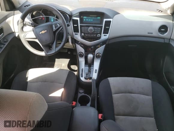 ✅ 2015 Chevrolet Cruze LS • VIN: 1G1PA5SH8F7298169 • Lot: 86673305. Listed on Copart with 120,566 mi. Free auction sales archive from the USA and detailed vehicle history report at DreamBid. Image 8.