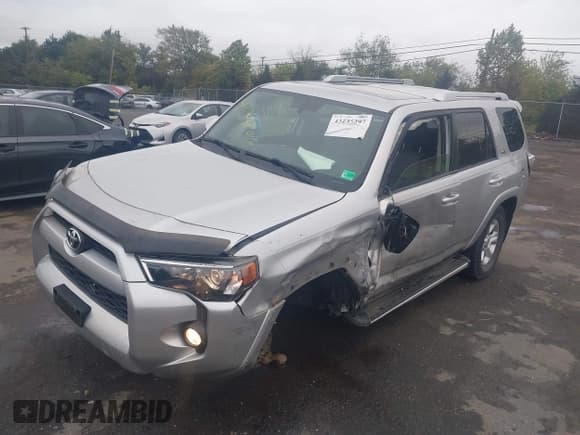 ✅ 2016 Toyota 4Runner Limited • VIN: JTEBU5JR6G5302117 • Lot: 43245297. Listed on IAAI with 52,111 mi. Free auction sales archive from the USA and detailed vehicle history report at DreamBid. Image 2.