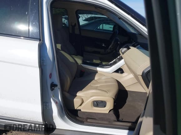 ✅ 2012 Land Rover Range Rover Evoque Pure Premium • VIN: SALVR2BG5CH679943 • Lot: 43623723. Wystawiony na IAAI z przebiegiem 153 420 mil. Bezpłatny archiwum sprzedaży aukcyjnych z USA i szczegółowy raport historii pojazdu na DreamBid. Zdjęcie 5.