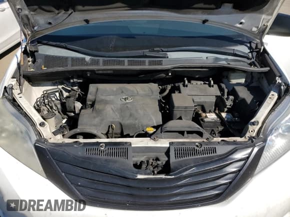 ✅ 2015 Toyota Sienna L • VIN: 5TDZK3DC3FS652236 • Lot: 90328835. Listed on Copart with 109,194 mi. Free auction sales archive from the USA and detailed vehicle history report at DreamBid. Image 12.