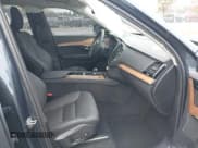 ✅ 2024 Volvo XC90 Plus Bright Theme • VIN: YV4H60CE4R1247485 • Lot: 43555272. Listed on IAAI with 17,811 mi. Free auction sales archive from the USA and detailed vehicle history report at DreamBid. Image 5.