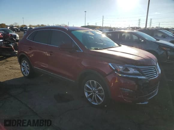 ✅ 2017 Lincoln MKC Select • VIN: 5LMCJ2D90HUL63104 • Lot: 89887975. Wystawiony na Copart z przebiegiem 33 286 mil. Bezpłatny archiwum sprzedaży aukcyjnych z USA i szczegółowy raport historii pojazdu na DreamBid. Zdjęcie 4.