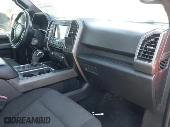 ✅ 2018 Ford F-150 XL • VIN: 1FTEW1C57JKD16986 • Lot: 42868469. Wystawiony na IAAI z przebiegiem 111 503 mil. Bezpłatny archiwum sprzedaży aukcyjnych z USA i szczegółowy raport historii pojazdu na DreamBid. Zdjęcie 5.