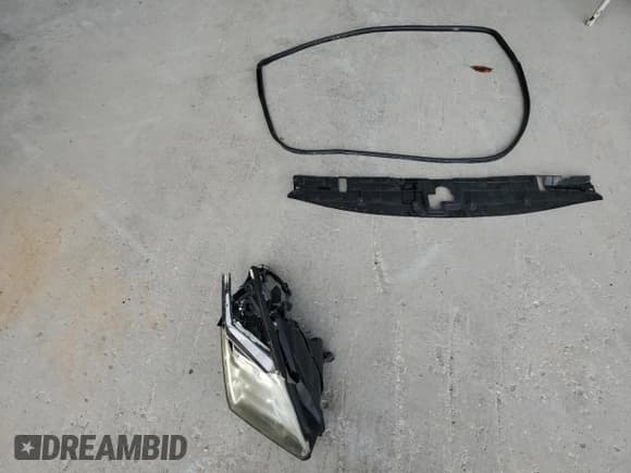 ✅ 2015 Nissan GT-R Premium • VIN: JN1AR5EF3FM281347 • Lot: 70051225. Listed on Copart with 110,657 mi. Free auction sales archive from the USA and detailed vehicle history report at DreamBid. Image 12.