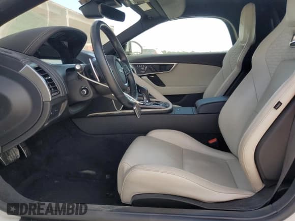 ✅ 2021 Jaguar F-Type P300 • VIN: SAJDD5GX1MCK75324 • Lot: 91090455. Wystawiony na Copart z przebiegiem 14 463 mil. Bezpłatny archiwum sprzedaży aukcyjnych z USA i szczegółowy raport historii pojazdu na DreamBid. Zdjęcie 7.