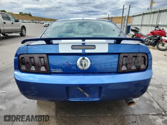 ✅ 2007 Ford Mustang Deluxe • VIN: 1ZVFT80N875240693 • Lot: 80310495. Listed on Copart with 114,409 mi. Free auction sales archive from the USA and detailed vehicle history report at DreamBid. Image 6.