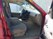 ✅ 2002 Ford Explorer XLT • VIN: 1FMZU63E52ZB51528 • Лот: 42130332. Опубликован ранее на IAAI с пробегом 182 361 миль. Бесплатный доступ к архиву аукционных продаж из США и подробный отчёт об истории автомобиля на DreamBid. Изображение 5.