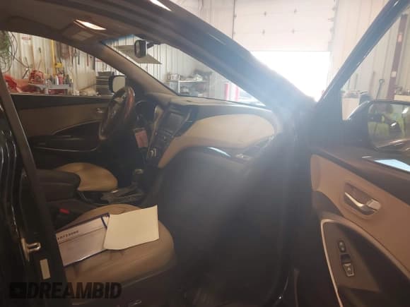 ✅ 2017 Hyundai Santa Fe 2.4L • VIN: 5XYZUDLB4HG402187 • Лот: 43535757. Опубликован ранее на IAAI с пробегом 144 085 миль. Бесплатный доступ к архиву аукционных продаж из США и подробный отчёт об истории автомобиля на DreamBid. Изображение 5.