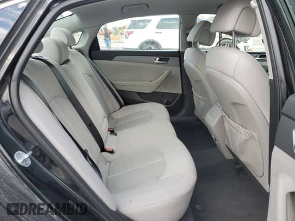 2017 Hyundai Sonata 2.4L z VIN 5NPE24AF1HH555127, wystawiony jako Copart lot #90714645 z przebiegiem 99 700 mil mil oraz Czysty tytuł • Clean title. Historia ofert i sprzedaży dostępna na DreamBid. Obrazek 10.