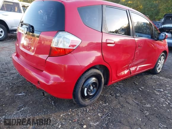 ✅ 2013 Honda Fit • VIN: JHMGE8H33DC075081 • Lot: 43500788. Wystawiony na IAAI z przebiegiem 209 288 mil. Bezpłatny archiwum sprzedaży aukcyjnych z USA i szczegółowy raport historii pojazdu na DreamBid. Zdjęcie 18.