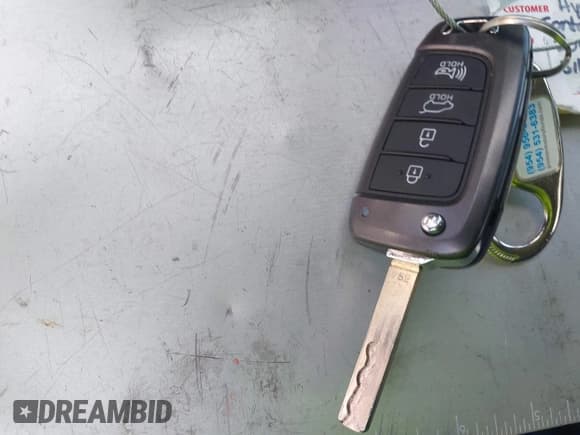 ✅ 2019 Hyundai Santa Fe SE • VIN: 5NMS23AD1KH044131 • Lot: 43237640. Wystawiony na IAAI z przebiegiem 105 619 mil. Bezpłatny archiwum sprzedaży aukcyjnych z USA i szczegółowy raport historii pojazdu na DreamBid. Zdjęcie 11.