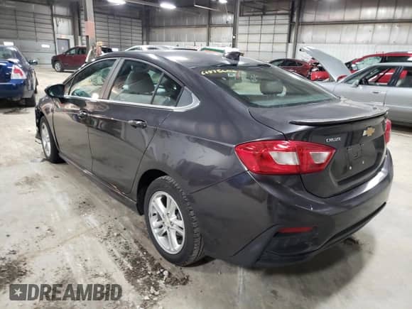 ✅ 2016 Chevrolet Cruze LT • VIN: 1G1BE5SMXG7240271 • Lot: 66875602. Wystawiony na Copart z przebiegiem 107 977 mil mil. Skorzystaj z bezpłatnego archiwum sprzedaży aukcyjnych z USA i zobacz szczegółowy raport historii pojazdu na DreamBid. Zdjęcie 3.