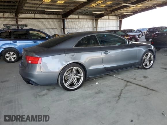 ✅ 2013 Audi S5 Prestige • VIN: WAUVGAFR2DA042552 • Lot: 70527765. Wystawiony na Copart z przebiegiem 93 432 mil. Bezpłatny archiwum sprzedaży aukcyjnych z USA i szczegółowy raport historii pojazdu na DreamBid. Zdjęcie 3.