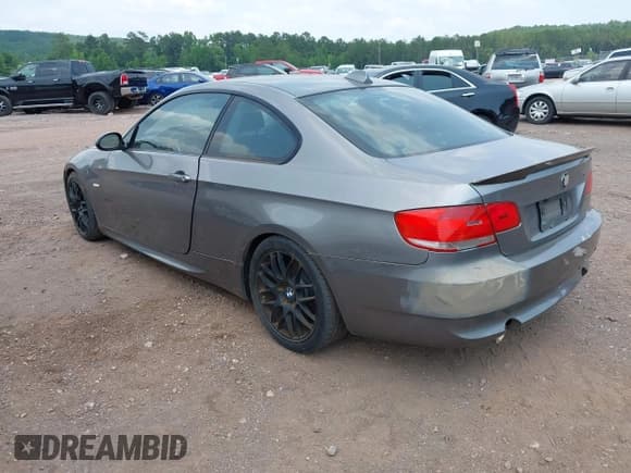✅ 2009 BMW 3 Series 328i • VIN: WBAWV13589P121644 • Lot: 42409524. Listed on IAAI with 172,692 mi. Free auction sales archive from the USA and detailed vehicle history report at DreamBid. Image 3.