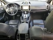 ✅ 2016 Porsche Cayenne • VIN: WP1AA2A29GLA06500 • Lot: 80151315. Wystawiony na Copart z przebiegiem 154 611 mil. Bezpłatny archiwum sprzedaży aukcyjnych z USA i szczegółowy raport historii pojazdu na DreamBid. Zdjęcie 8.