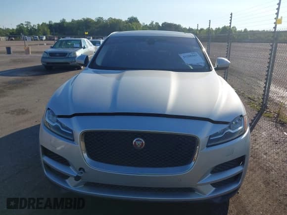 ✅ 2017 Jaguar F-Pace 20d Prestige • VIN: SADCK2BN5HA095189 • Lot: 43288443. Wystawiony na IAAI z przebiegiem 92 875 mil. Bezpłatny archiwum sprzedaży aukcyjnych z USA i szczegółowy raport historii pojazdu na DreamBid. Zdjęcie 12.