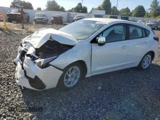 2024 Subaru Impreza с VIN JF1GUABC7R8893675, выставлен на аукционе Copart как лот 64509345 с пробегом 8 877 миль миль и Списание • Salvage title. История ставок и продаж доступна на DreamBid. Изображение 1.