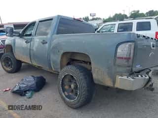 2007 Chevrolet Silverado 1500 1LT z VIN 2GCEC13C271597207, wystawiony jako IAAI lot #42639890 z przebiegiem 247 290 mil mil oraz . Historia ofert i sprzedaży dostępna na DreamBid. Obrazek 3.