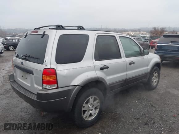 ✅ 2003 Ford Escape XLT Popular 2 • VIN: 1FMCU93143KC17081 • Lot: 43804470. Wystawiony na IAAI z przebiegiem 195 409 mil. Bezpłatny archiwum sprzedaży aukcyjnych z USA i szczegółowy raport historii pojazdu na DreamBid. Zdjęcie 4.