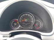 ✅ 2019 Volkswagen Beetle S • VIN: 3VW5DAAT8KM501241 • Lot: 42205422. Wystawiony na IAAI z przebiegiem 5 280 mil. Bezpłatny archiwum sprzedaży aukcyjnych z USA i szczegółowy raport historii pojazdu na DreamBid. Zdjęcie 7.