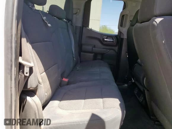 ✅ 2020 Chevrolet Silverado 1500 Custom • VIN: 1GCRWBEK3LZ315130 • Lot: 57271075. Wystawiony na Copart z przebiegiem 69 840 mil. Bezpłatny archiwum sprzedaży aukcyjnych z USA i szczegółowy raport historii pojazdu na DreamBid. Zdjęcie 10.