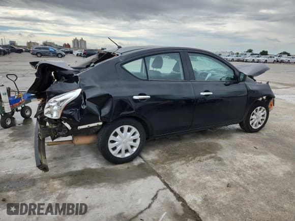 ✅ 2015 Nissan Versa S • VIN: 3N1CN7AP1FL827510 • Lot: 84193515. Wystawiony na Copart z przebiegiem Nie podano. Bezpłatny archiwum sprzedaży aukcyjnych z USA i szczegółowy raport historii pojazdu na DreamBid. Zdjęcie 3.