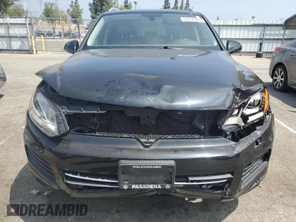 ✅ 2013 Volkswagen Touareg Lux • VIN: WVGEF9BP8DD005928 • Lot: 65650085. Listed on Copart with 111,843 mi. Free auction sales archive from the USA and detailed vehicle history report at DreamBid. Image 5.