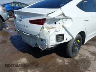 2020 Hyundai Elantra SE z VIN 5NPD74LF4LH605926, wystawiony jako IAAI lot #42370112 z przebiegiem 111 350 mil mil oraz . Historia ofert i sprzedaży dostępna na DreamBid. Obrazek 6.