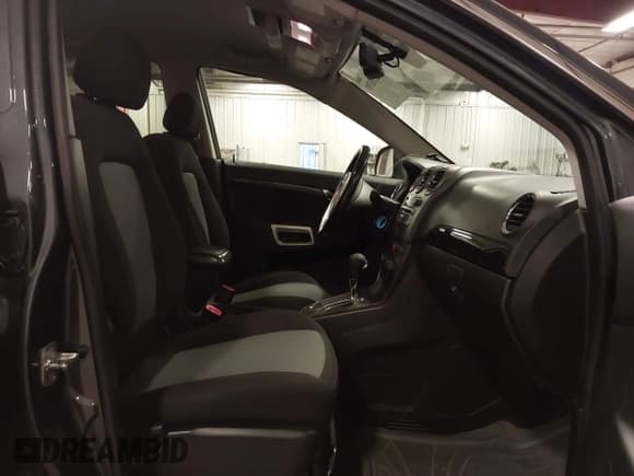 ✅ 2013 Chevrolet Captiva Sport LS • VIN: 3GNFL2EK7DS516739 • Lot: 42216391. Wystawiony na IAAI z przebiegiem 69 638 mil. Bezpłatny archiwum sprzedaży aukcyjnych z USA i szczegółowy raport historii pojazdu na DreamBid. Zdjęcie 5.