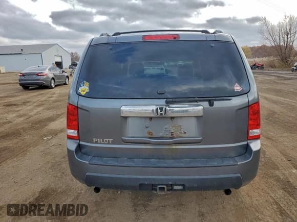 ✅ 2011 Honda Pilot LX • VIN: 5FNYF3H20BB046828 • Lot: 94252515. Listed on Copart with 173,496 mi. Free auction sales archive from the USA and detailed vehicle history report at DreamBid. Image 6.