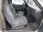 ✅ 2000 Chevrolet S-10 LS • VIN: 1GCCS1951Y8297501 • Лот: 42197455. Опубликован ранее на IAAI с пробегом 294 781 миль. Бесплатный доступ к архиву аукционных продаж из США и подробный отчёт об истории автомобиля на DreamBid. Изображение 5.