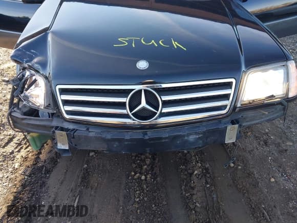 ✅ 1995 Mercedes-Benz SL • VIN: WDBFA63E4SF113966 • Лот: 43808529. Опубликован ранее на IAAI с пробегом 196 885 миль. Бесплатный доступ к архиву аукционных продаж из США и подробный отчёт об истории автомобиля на DreamBid. Изображение 6.