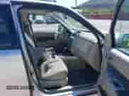 2010 Mercury Mariner Premier z VIN 4M2CN9HGXAKJ16116, wystawiony jako IAAI lot #43140056 z przebiegiem 194 370 mil mil oraz . Historia ofert i sprzedaży dostępna na DreamBid. Obrazek 5.