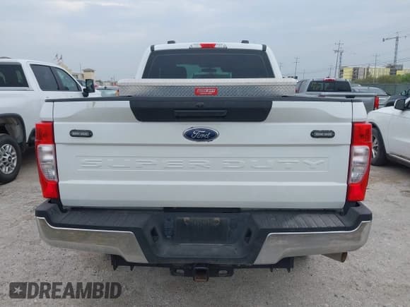 ✅ 2020 Ford F-250 XL • VIN: 1FT7X2B6XLEC72537 • Lot: 43127083. Wystawiony na IAAI z przebiegiem 23 689 mil. Bezpłatny archiwum sprzedaży aukcyjnych z USA i szczegółowy raport historii pojazdu na DreamBid. Zdjęcie 16.