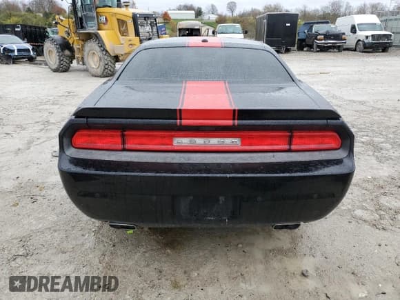 ✅ 2013 Dodge Challenger Rallye Redline • VIN: 2C3CDYAG2DH562337 • Lot: 82303144. Wystawiony na Copart z przebiegiem Nie podano. Bezpłatny archiwum sprzedaży aukcyjnych z USA i szczegółowy raport historii pojazdu na DreamBid. Zdjęcie 6.
