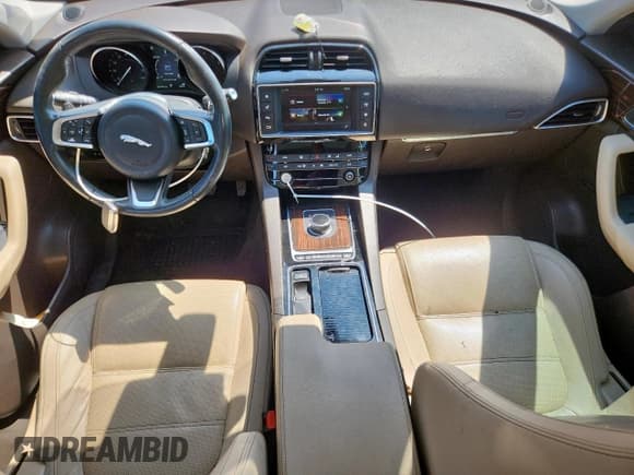 ✅ 2018 Jaguar F-Pace 25t Prestige • VIN: SADCK2FX5JA274530 • Lot: 80268685. Listed on Copart with 67,099 mi. Free auction sales archive from the USA and detailed vehicle history report at DreamBid. Image 8.