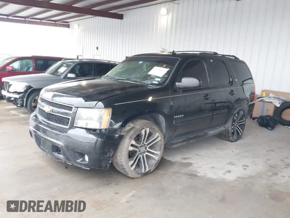 ✅ 2014 Chevrolet Tahoe LT • VIN: 1GNSCBE01ER190342 • Lot: 41578109. Listed on IAAI with 204,781 mi. Free auction sales archive from the USA and detailed vehicle history report at DreamBid. Image 17.
