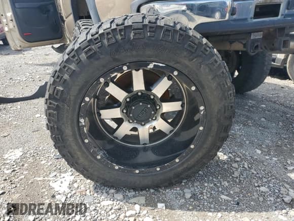 ✅ 2004 GMC Sierra 2500HD • VIN: 1GTHK231X4F155588 • Лот: 63125024. Опубликован ранее на Copart с пробегом 111 238 миль. Бесплатный доступ к архиву аукционных продаж из США и подробный отчёт об истории автомобиля на DreamBid. Изображение 14.