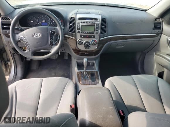 ✅ 2011 Hyundai Santa Fe GLS • VIN: 5XYZGDAB6BG061151 • Lot: 77972384. Listed on Copart with 99,885 mi. Free auction sales archive from the USA and detailed vehicle history report at DreamBid. Image 8.